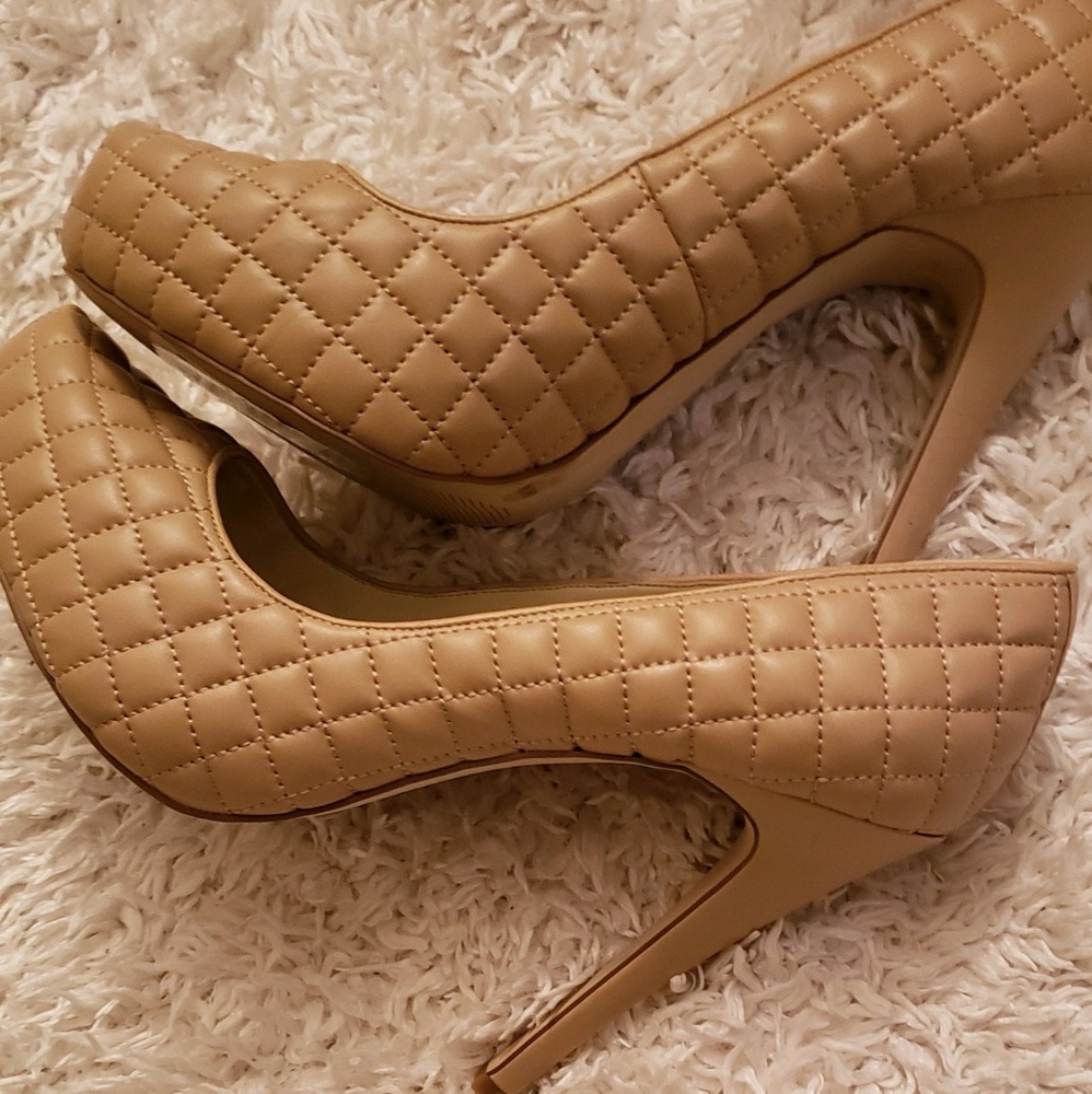 Bcbg heels